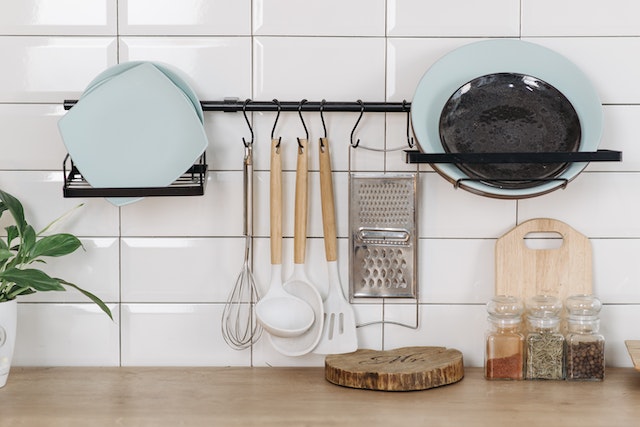 Cooking utensils hanging on the wall