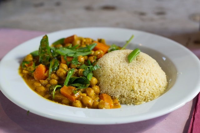 Curry dish with quinoa